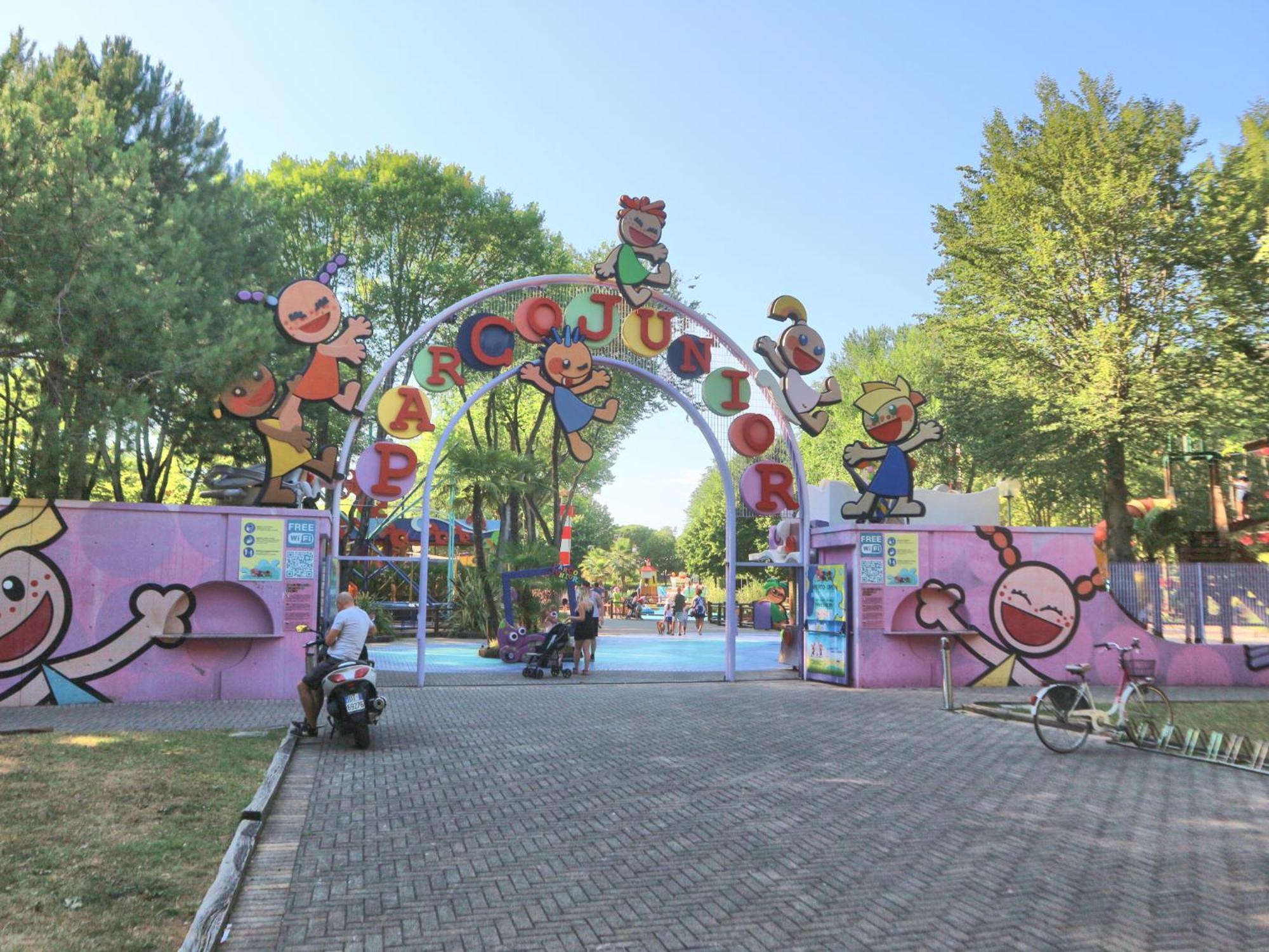 Salisburgo Apartamento Lignano Sabbiadoro Exterior foto